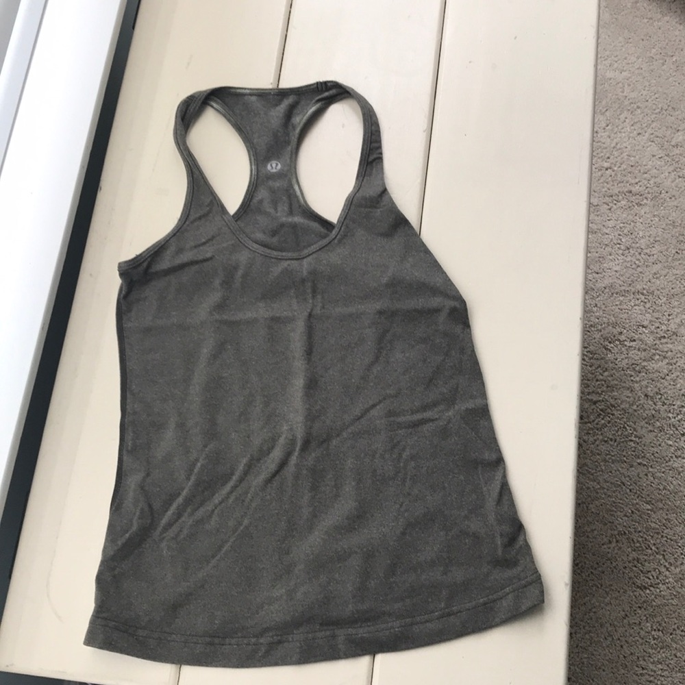 Lululemon workout top